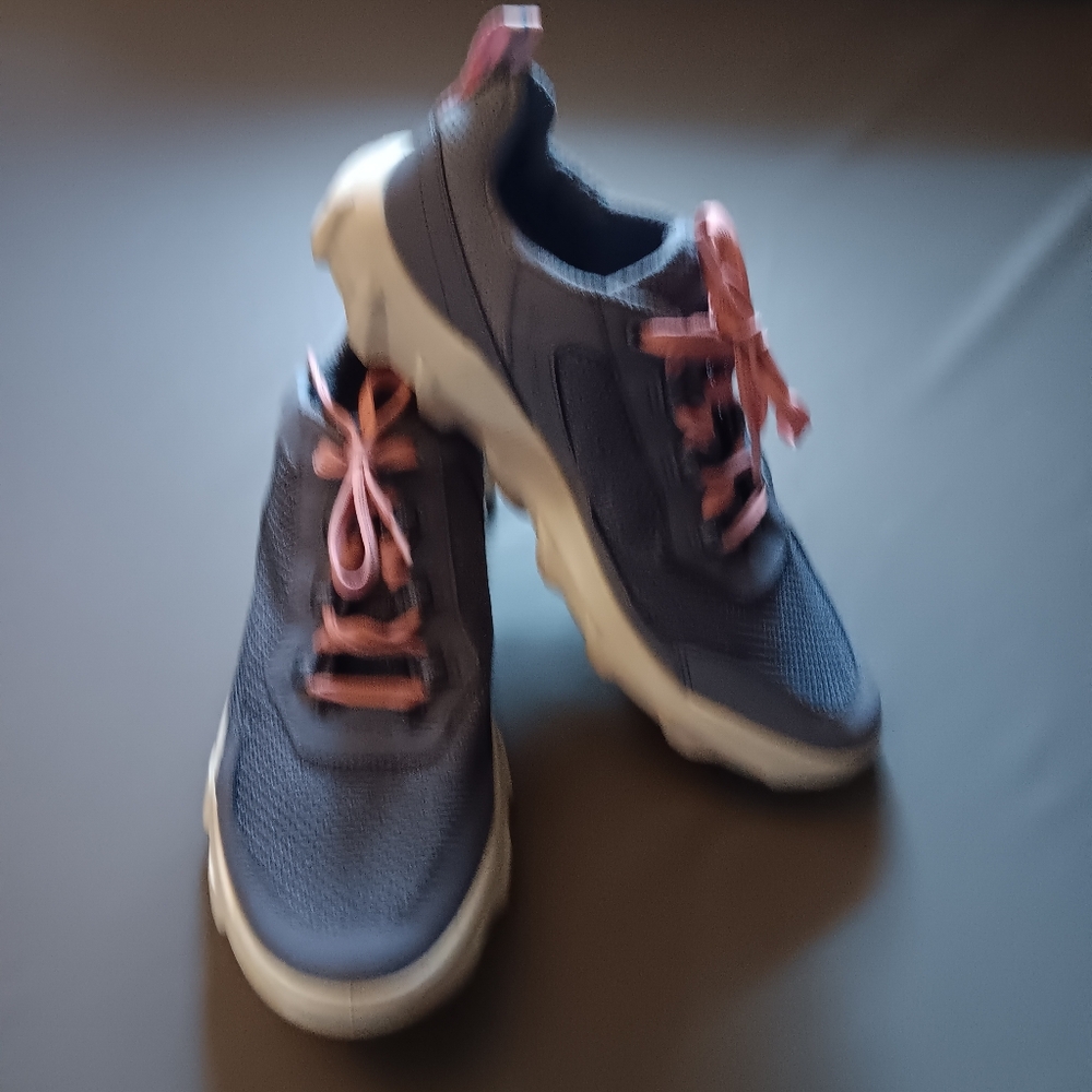 ECCO MX Breathru Sneakers Tennis Shoes Womens EU 40 (9-9.5 US)